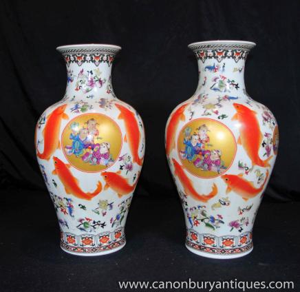 Paar chinesische Vasen aus Porzellan Urnen Kangxi China Pottery