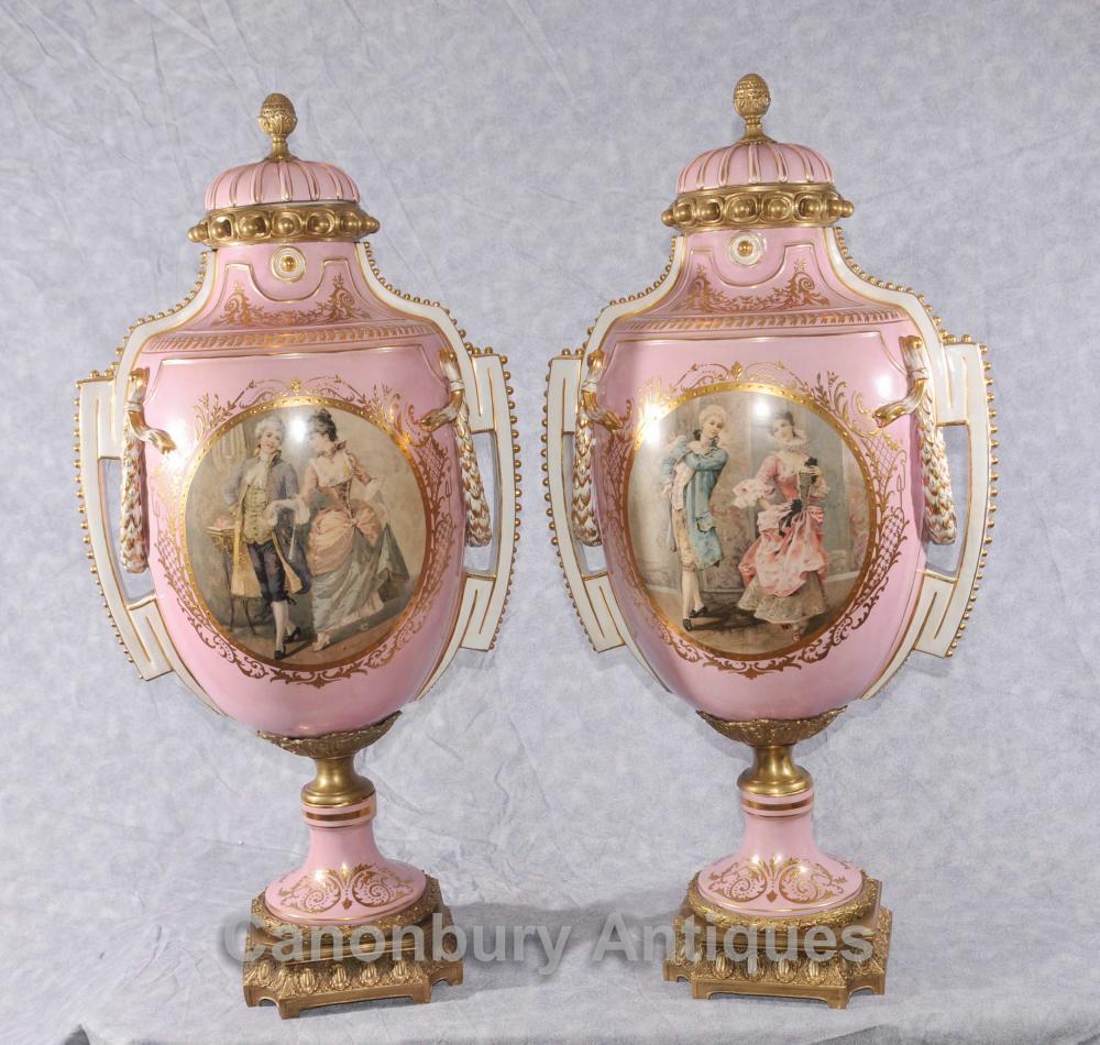 Pair Große Französisch Sevres Porzellan Romantische Vasen
