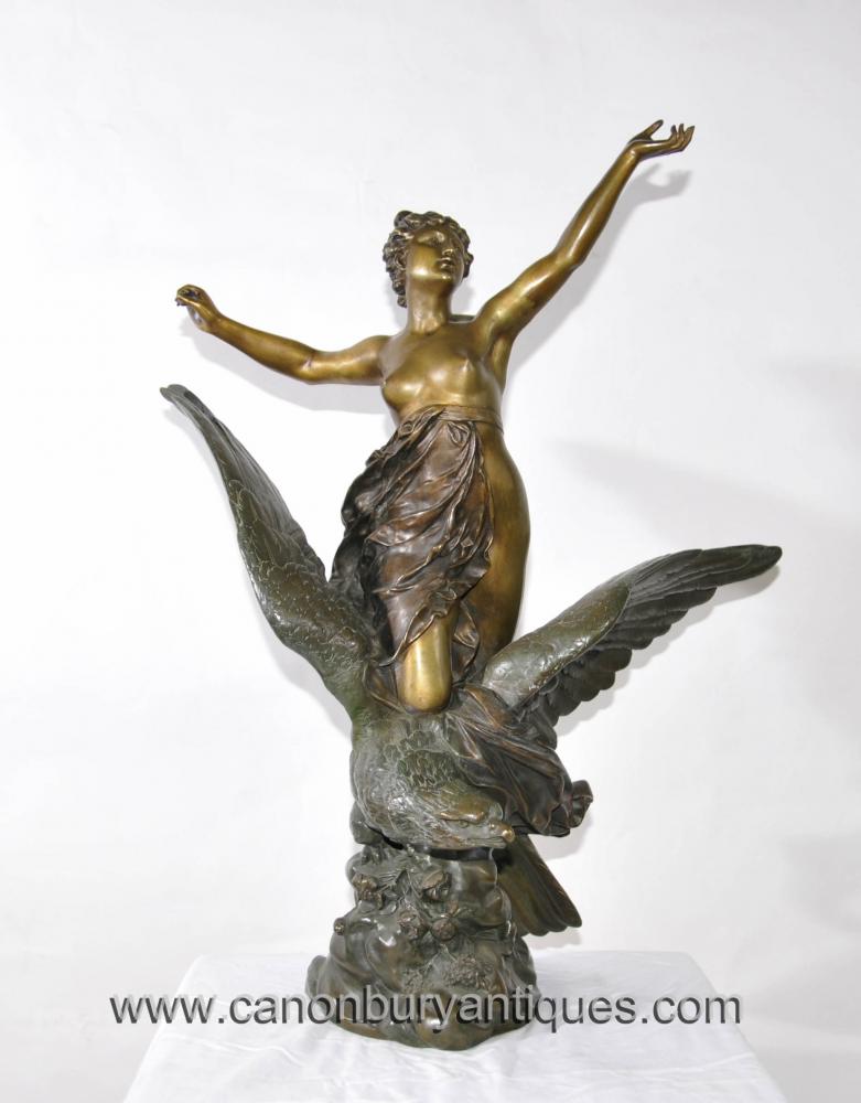 Antike italienische Hebe-Adlerfrau aus Bronze, signiert aus den 1890er Jahren