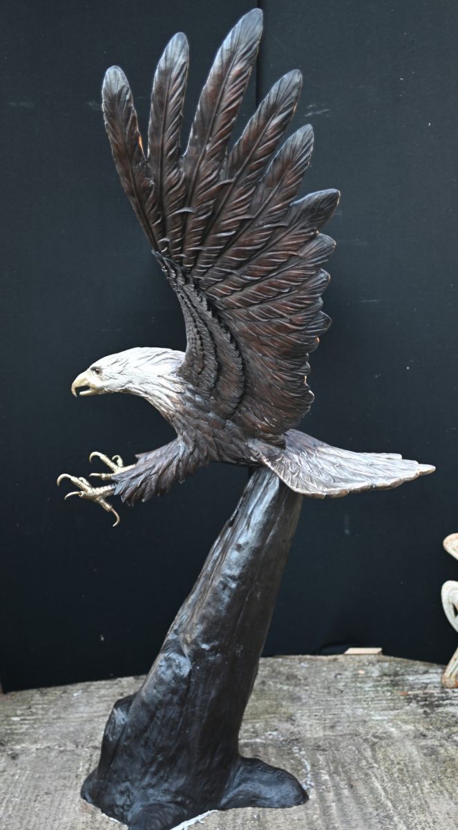 Riesige bronzene amerikanische Adlerstatue, Weißkopfseeadler