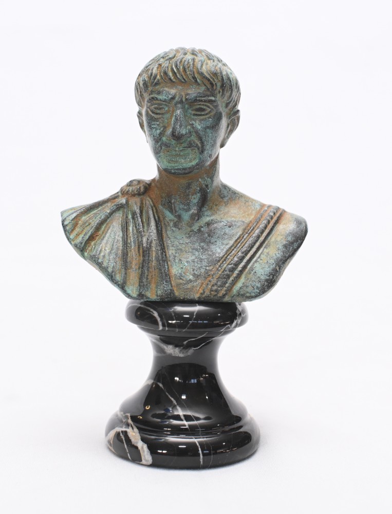 Bronzebüste Trajan des römischen Kaisers Grand Tour Classical