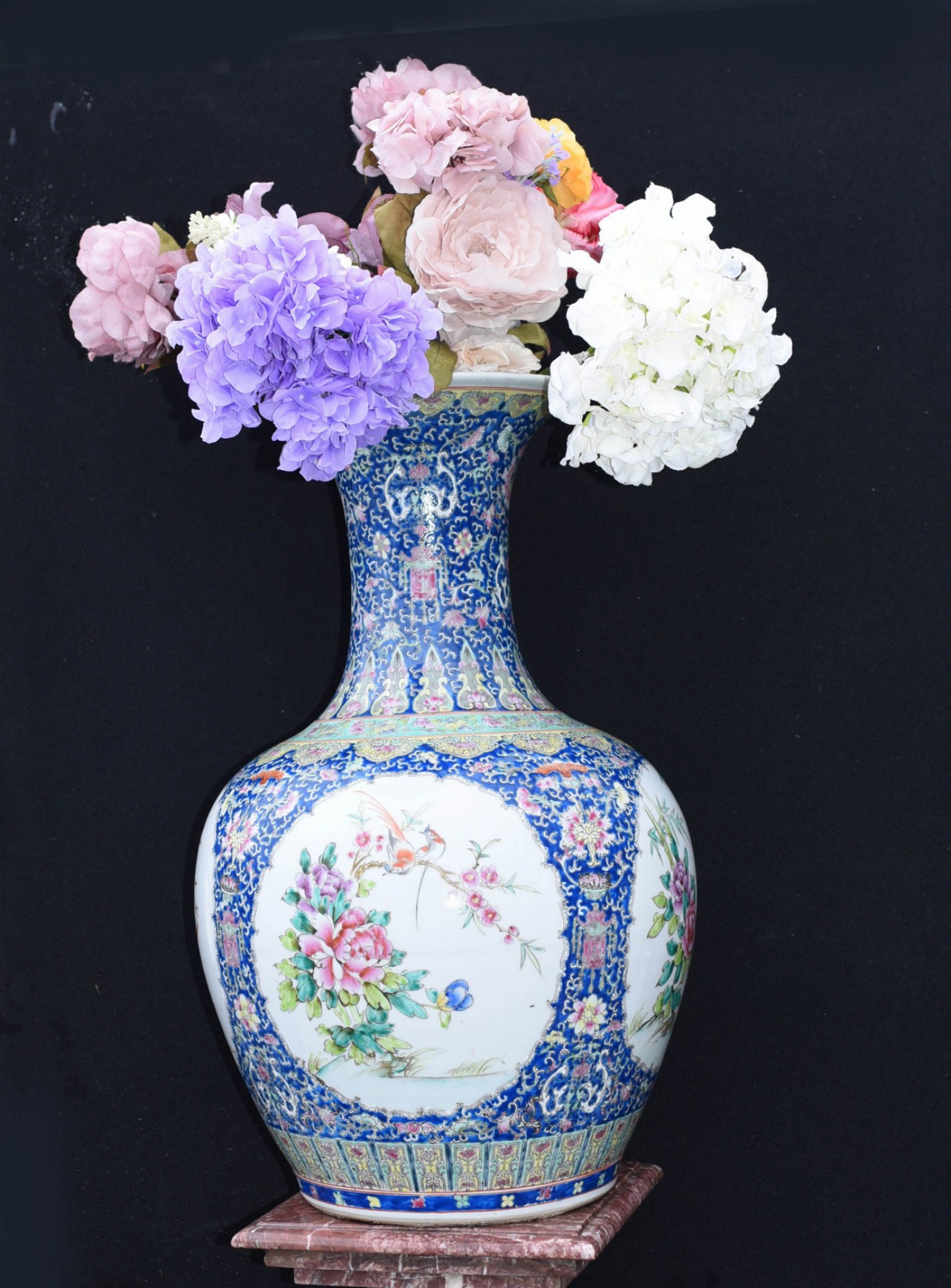 Vase en porcelaine Ming Urne du temple chinois Shanping, Porcelaine Ming , Porcelaine chinoise
