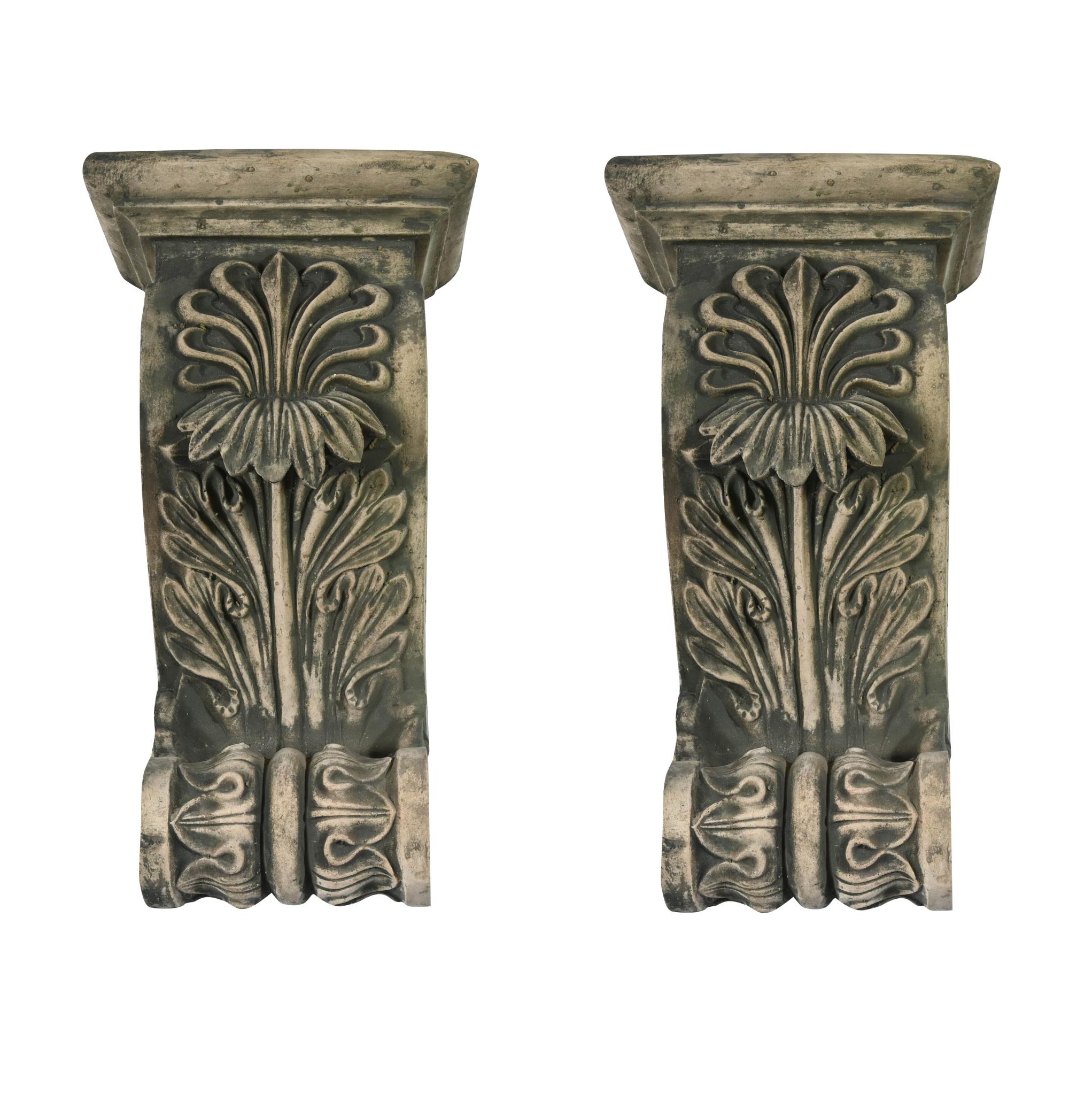 Paire de supports muraux de jardin en corbeau architectural en pierre gothique, Fontaines et Jardin