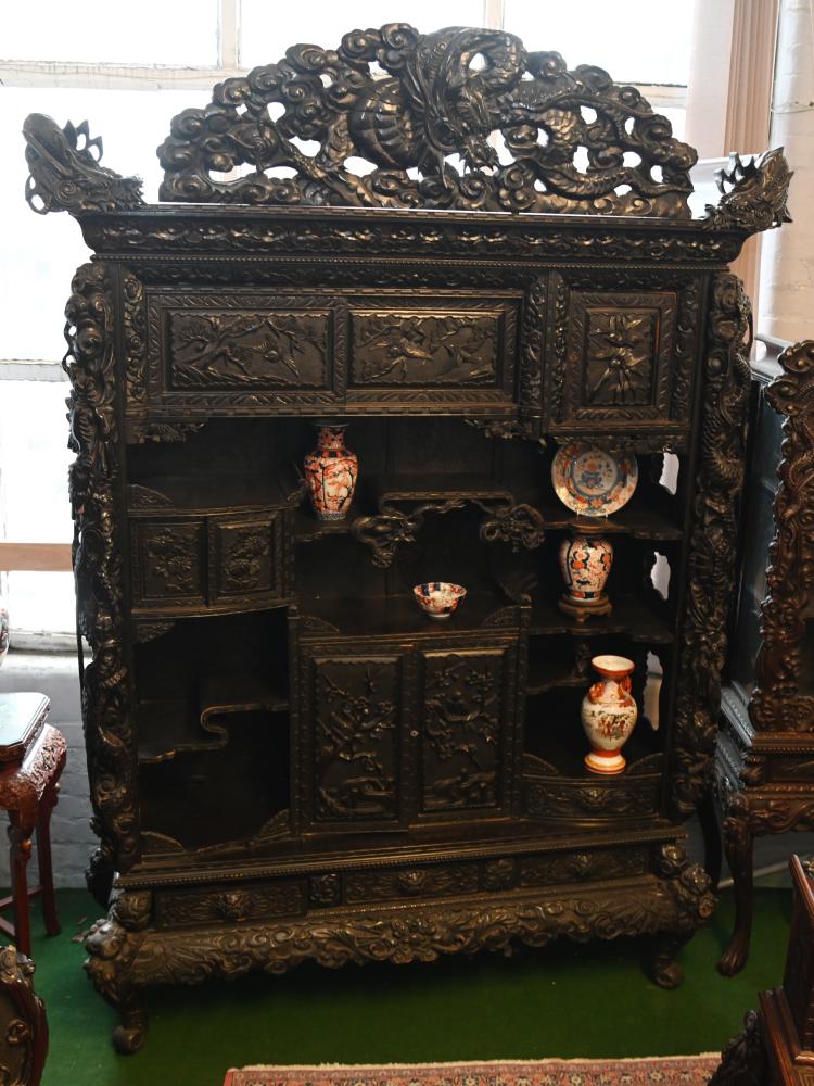 Chinesischer geschnitzter Schrank, antiker Hartholz-Tempel-Ausstellungsstand, 1840