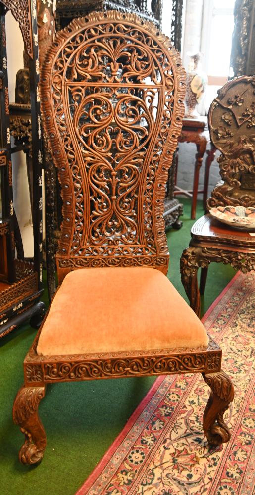 Geschnitzter burmesischer Stuhl aus Hartholz, Burma, Maya-Möbel, 1840