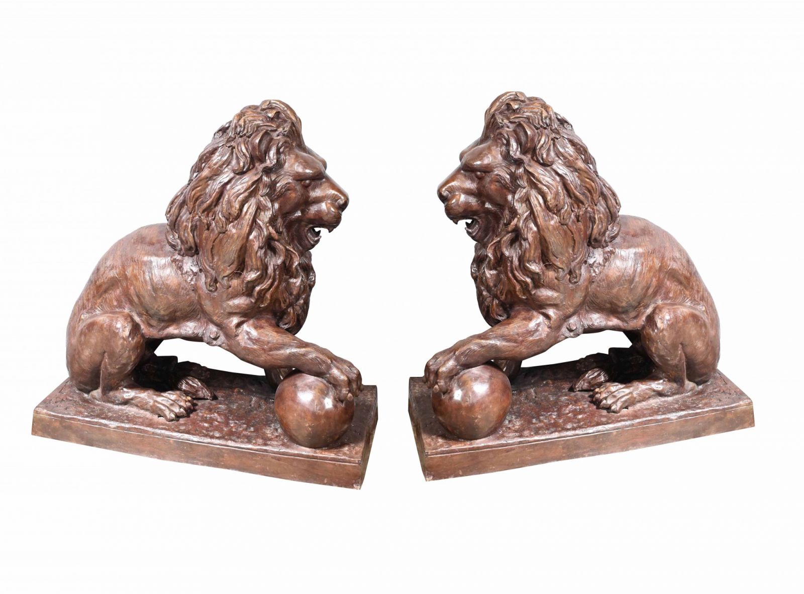 Paar große Löwenstatuen aus Bronze – Medici-Torwächterlöwen