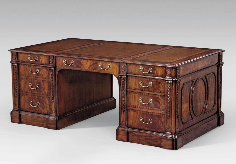 Schreibtisch aus Mahagoni von Regency Partners 