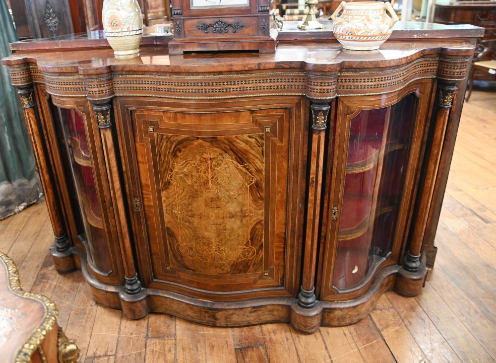 Viktorianisches Credenza Sideboard mit Intarsien aus Walnussholz, 1860